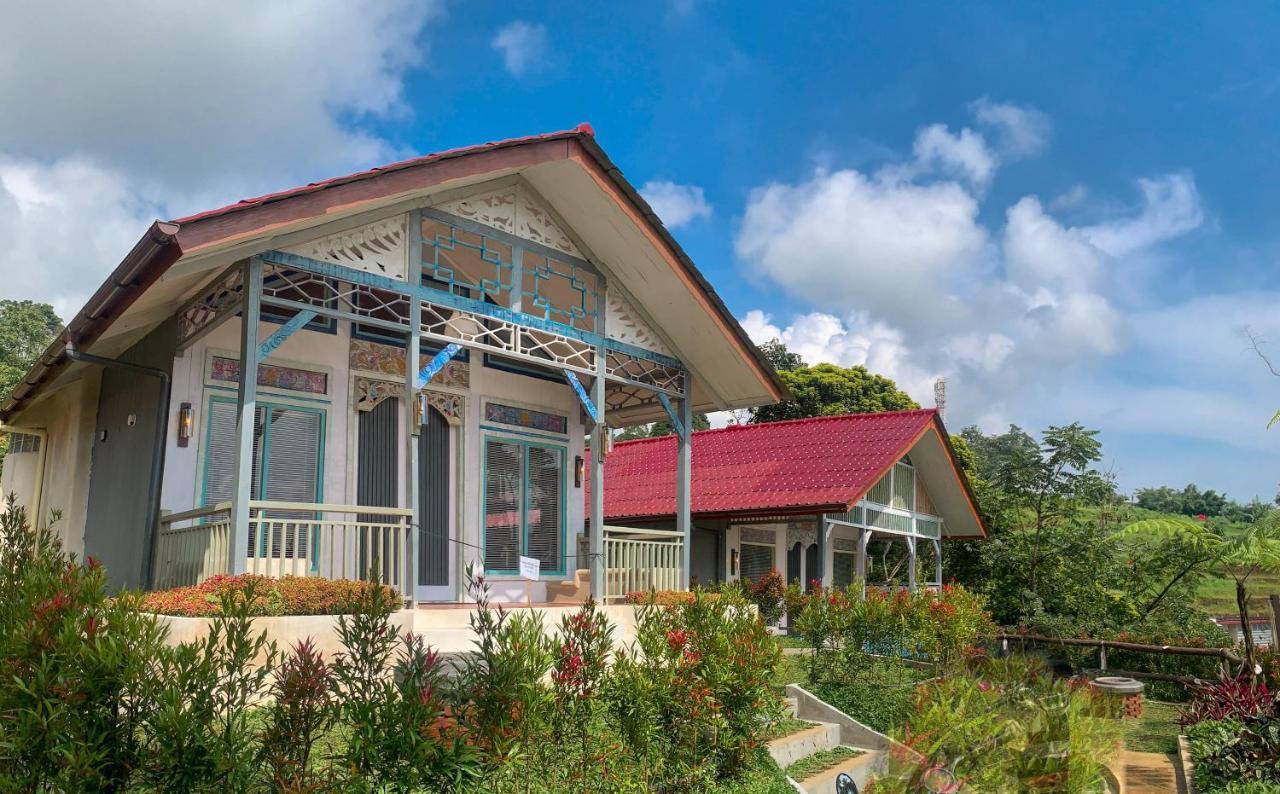 Gracia Spa Resort Hotel Ciater Exterior photo