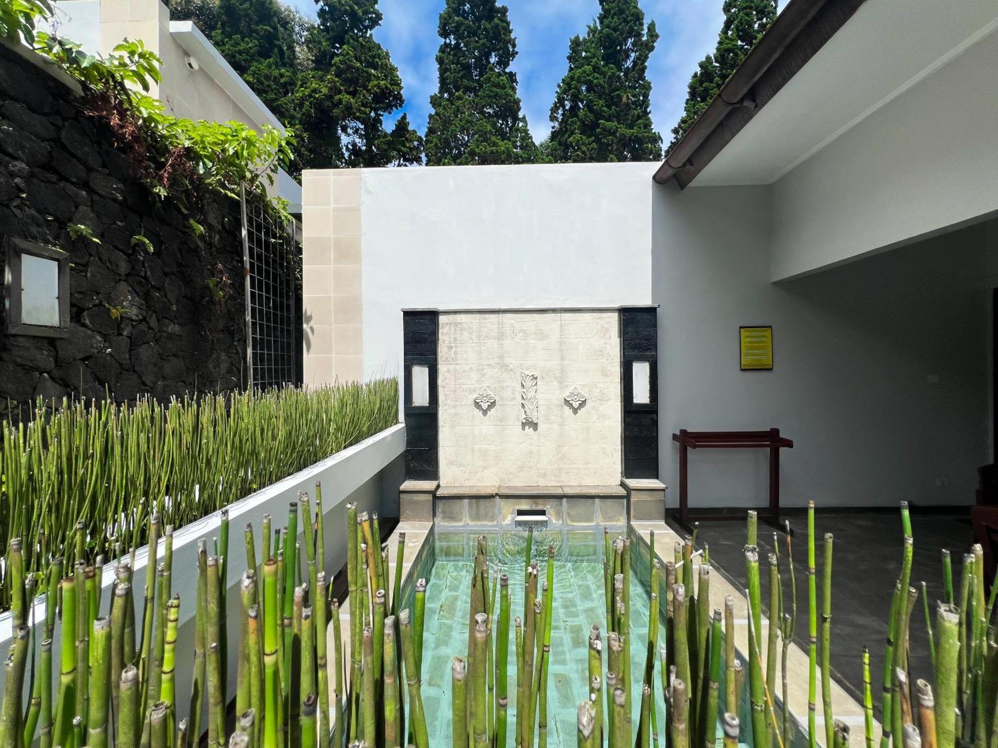 Gracia Spa Resort Hotel Ciater Exterior photo